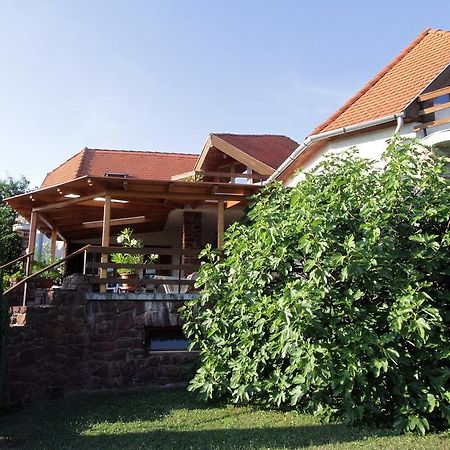 Voeroesko Apartmanhaz Révfülöp Exterior foto
