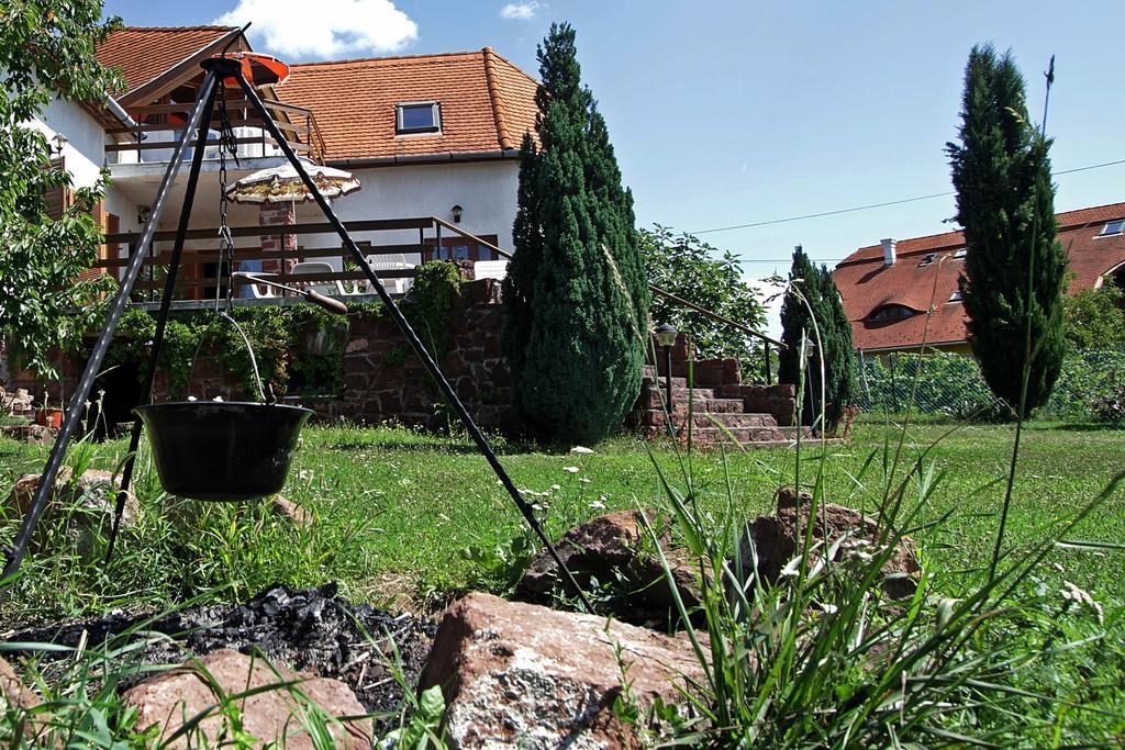 Voeroesko Apartmanhaz Révfülöp Exterior foto