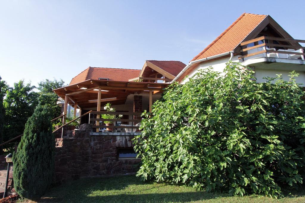 Voeroesko Apartmanhaz Révfülöp Exterior foto